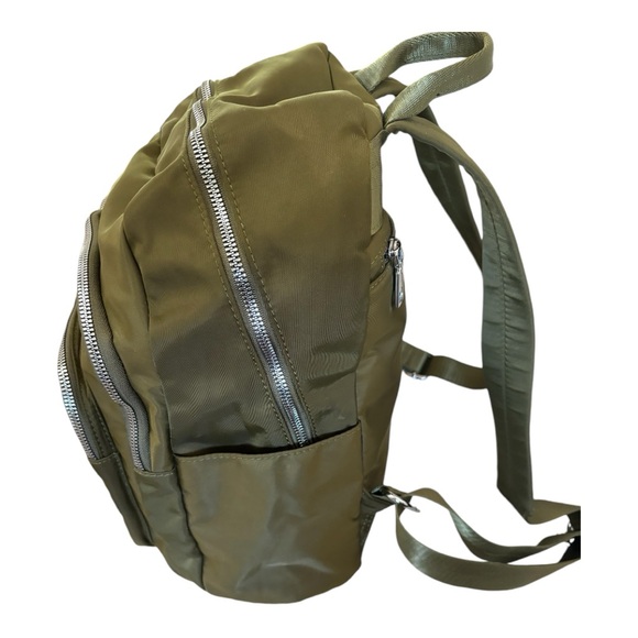 BMVMB Green Lightweight Wear and Water-Resistance Women's Backpack/Purse - Picture 9 of 11